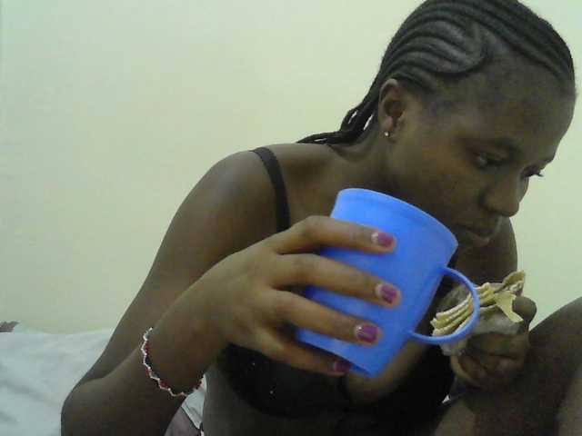 Mystiq-Ella live cam on BongaCams