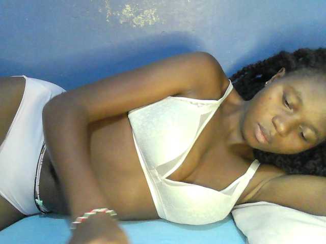 Mystiq-Ella's BongaCams show and profile