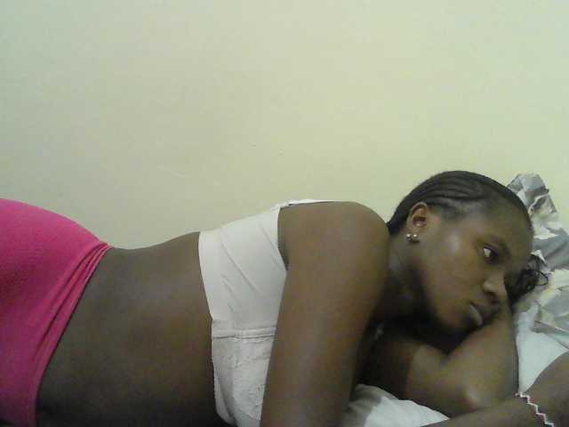 Mystiq-Ella live cam on BongaCams