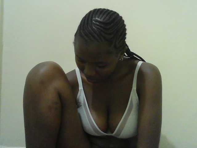 Mystiq-Ella live webcam show