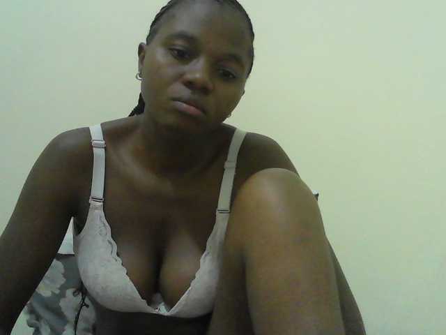 Mystiq-Ella live webcam show