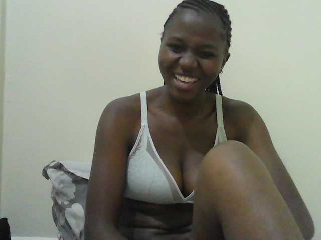 Mystiq-Ella live webcam show