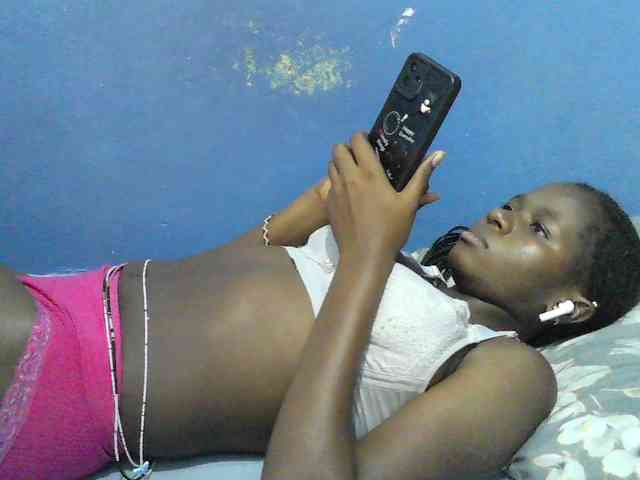 Mystiq-Ella webcam