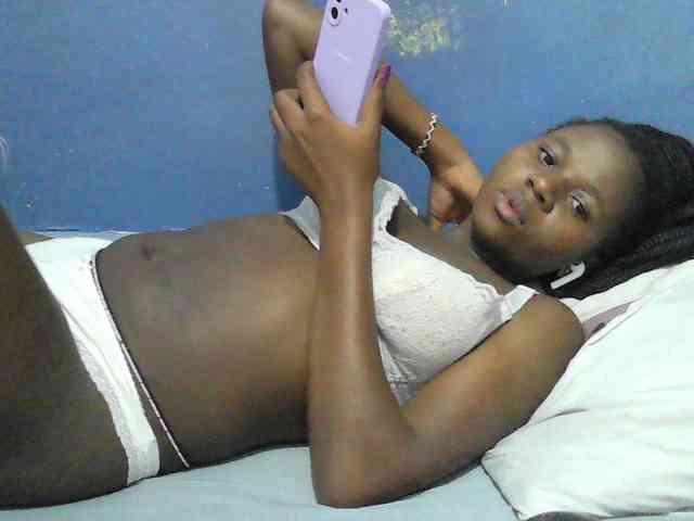 Mystiq-Ella webcam