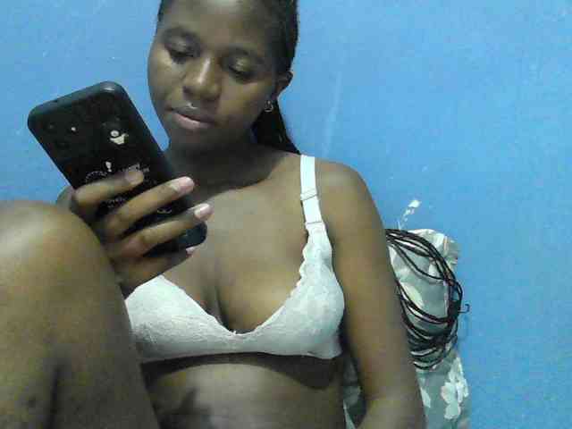 Mystiq-Ella webcam