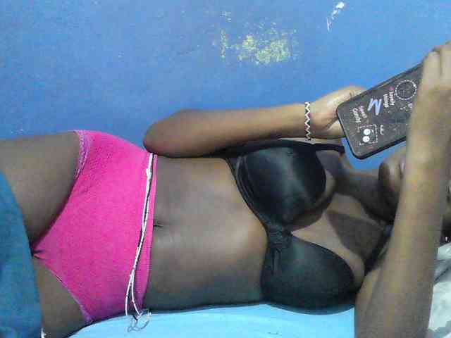 Mystiq-Ella webcam
