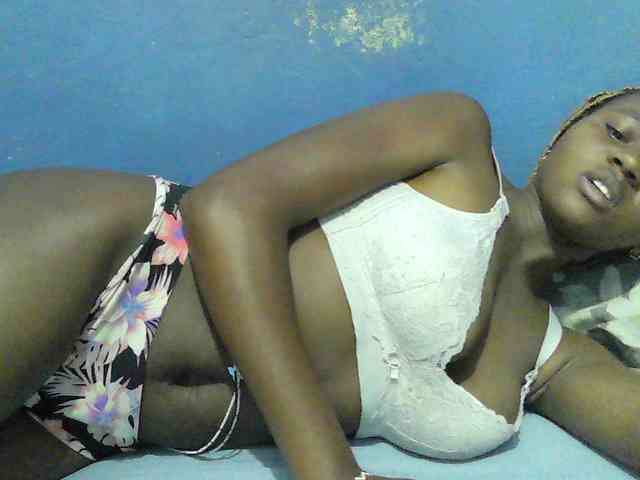 Mystiq-Ella webcam