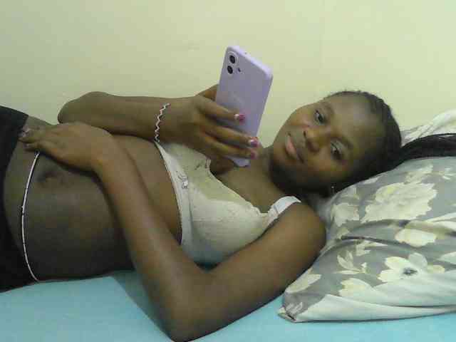 Mystiq-Ella webcam