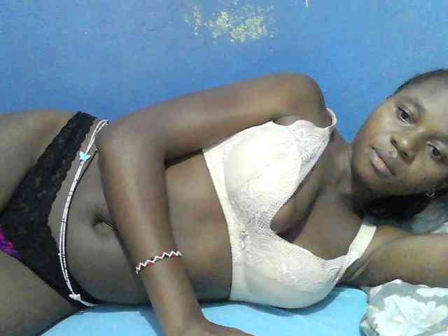 Mystiq-Ella webcam