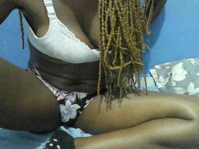 Mystiq-Ella webcam