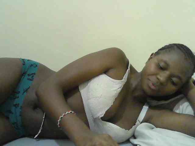Mystiq-Ella webcam