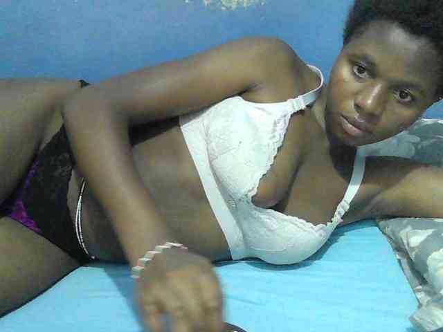 Mystiq-Ella webcam