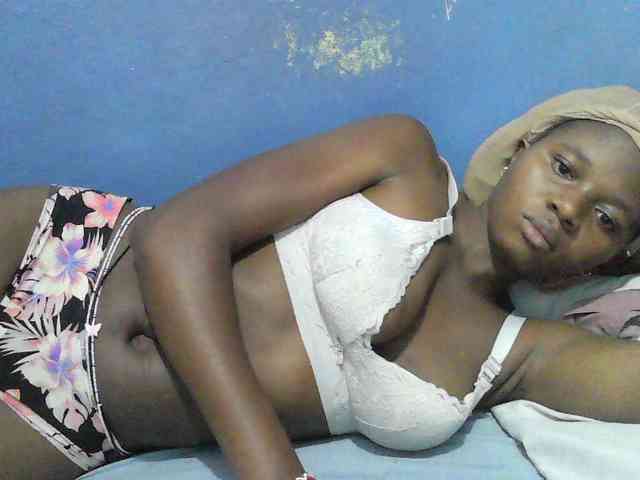 Mystiq-Ella webcam