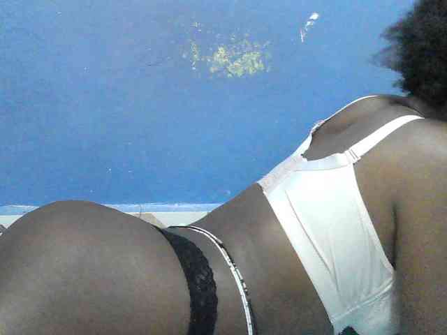 Mystiq-Ella webcam