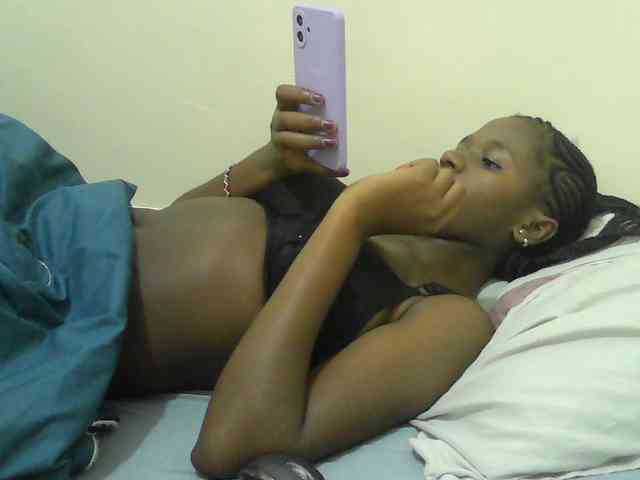 Mystiq-Ella webcam