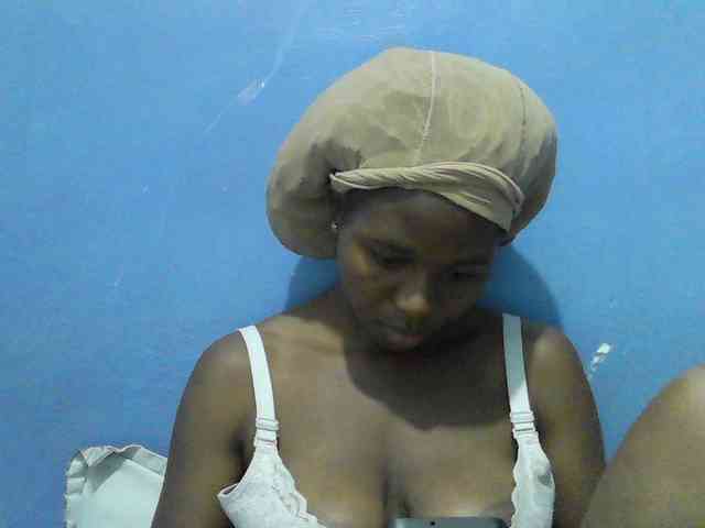 Mystiq-Ella webcam