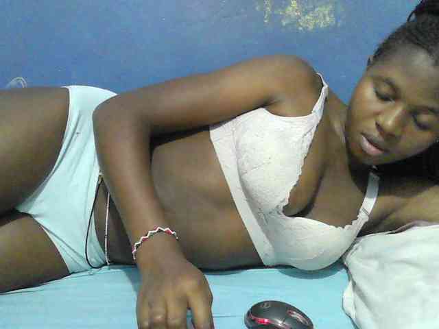 Mystiq-Ella webcam