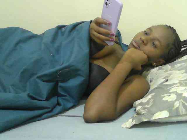 Mystiq-Ella webcam