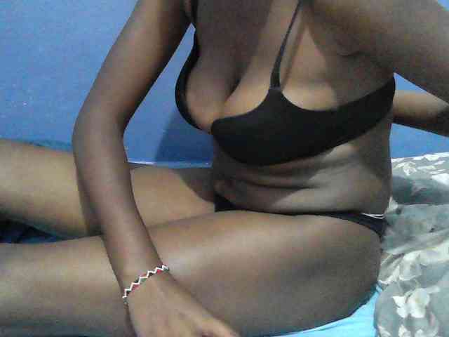 Mystiq-Ella webcam