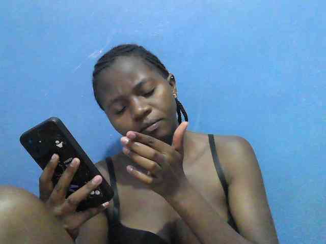 Mystiq-Ella webcam