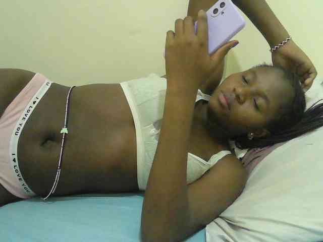 Mystiq-Ella webcam