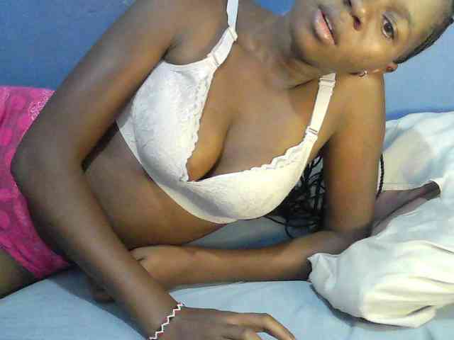 Mystiq-Ella webcam