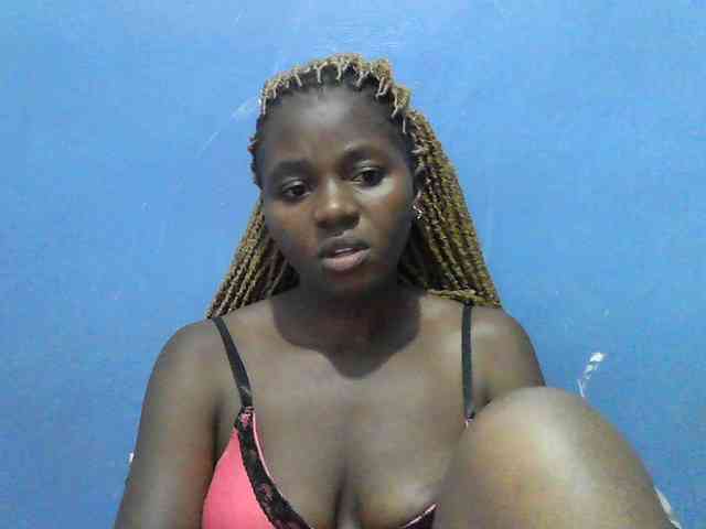 Mystiq-Ella webcam
