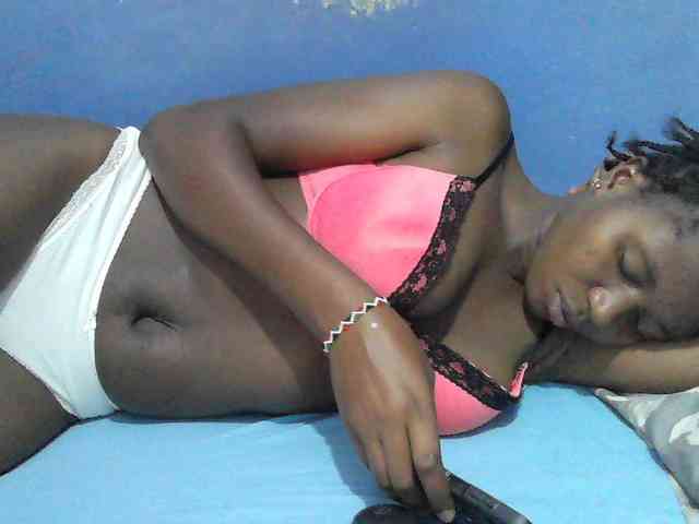 Mystiq-Ella webcam
