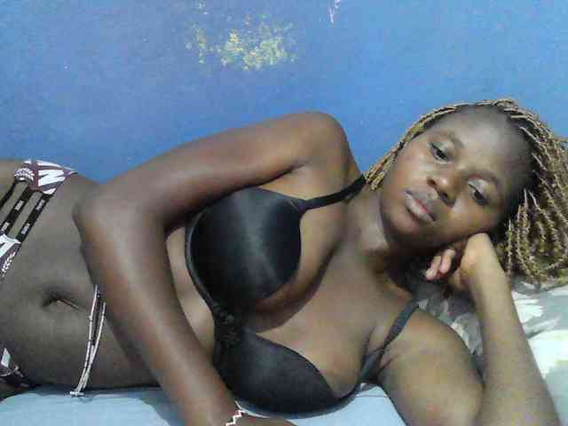 Mystiq-Ella webcam