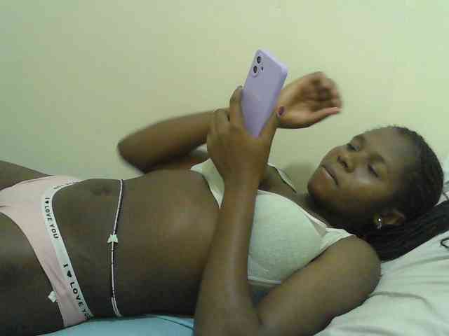 Mystiq-Ella webcam