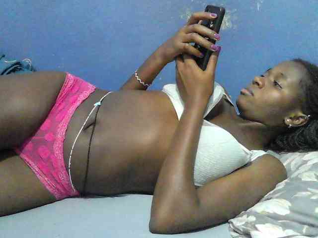 Mystiq-Ella webcam