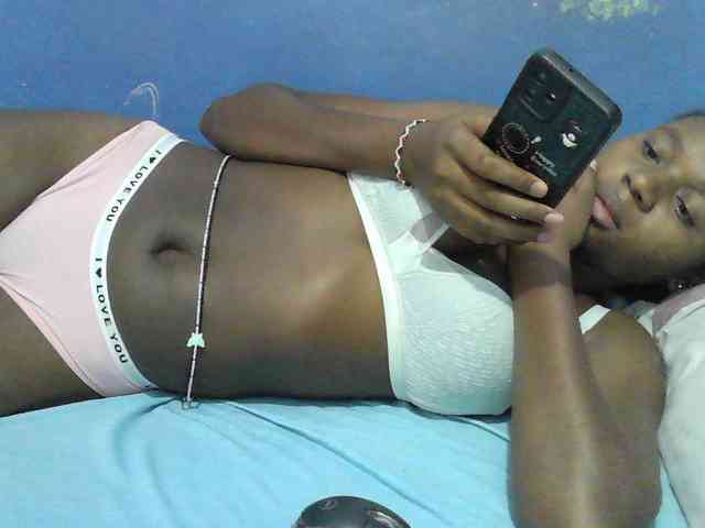 Mystiq-Ella webcam