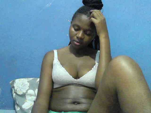 Mystiq-Ella webcam