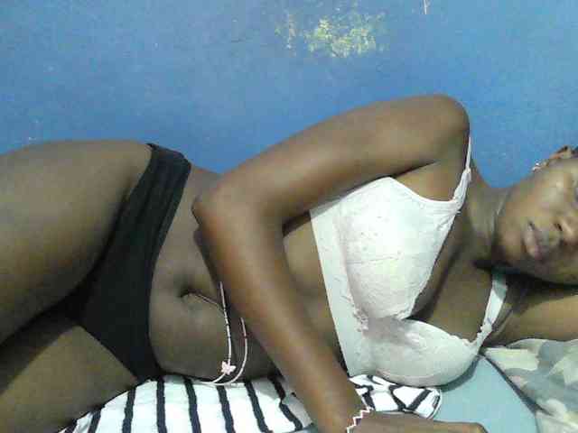 Mystiq-Ella webcam
