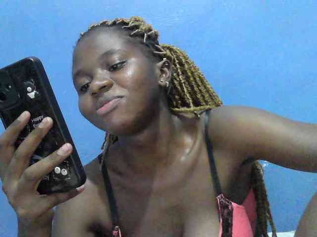 Mystiq-Ella webcam