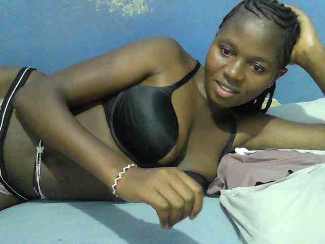Mystiq-Ella webcam