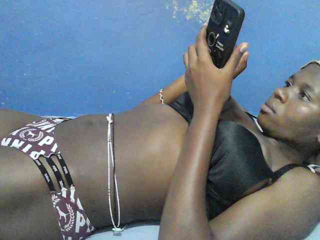 Mystiq-Ella webcam