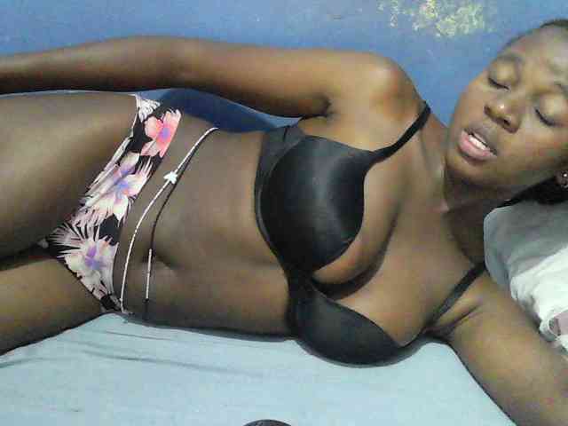 Mystiq-Ella webcam