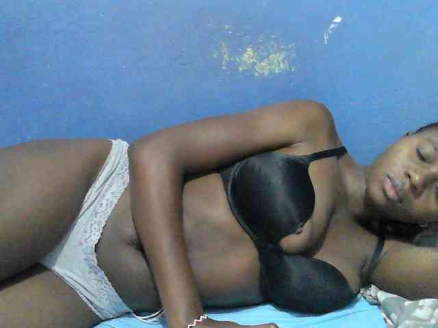 Mystiq-Ella webcam