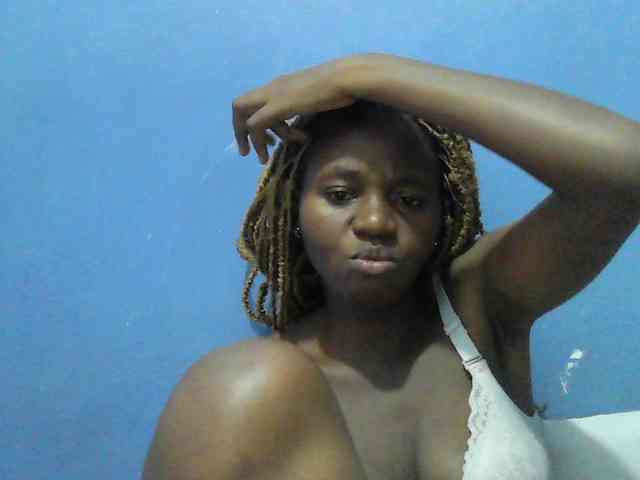 Mystiq-Ella webcam