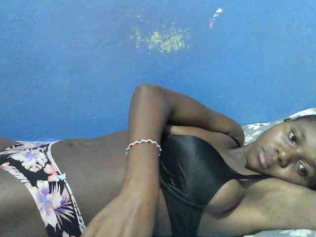 Mystiq-Ella webcam