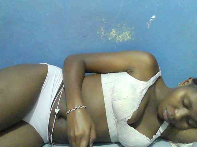 Mystiq-Ella webcam