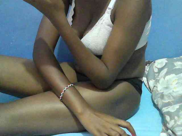 Mystiq-Ella webcam