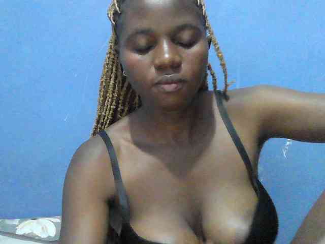 Mystiq-Ella webcam