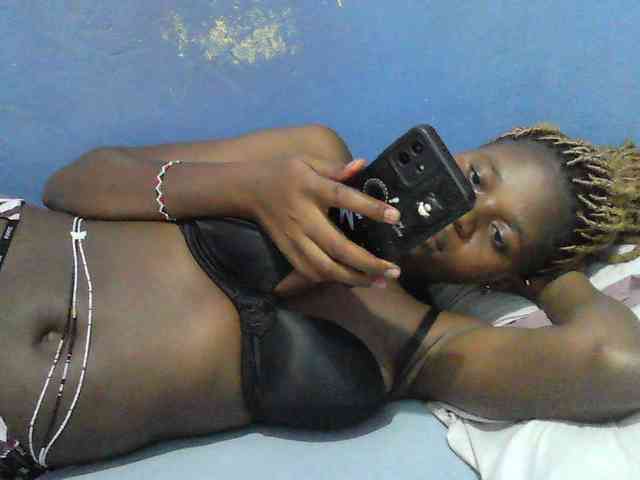 Mystiq-Ella webcam