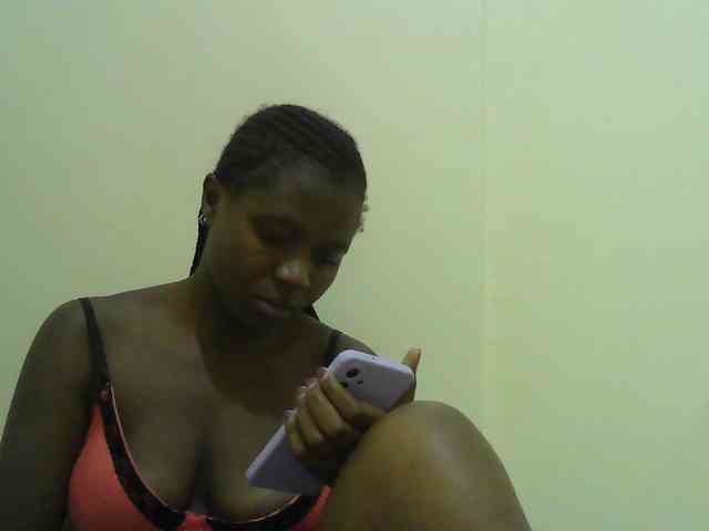 Mystiq-Ella webcam