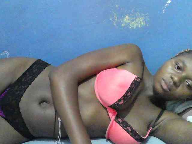 Mystiq-Ella webcam