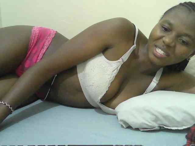 Mystiq-Ella Live Webcam on BongaCams