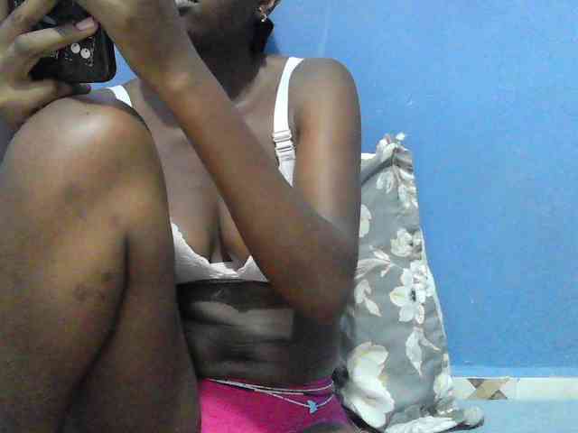 Mystiq-Ella webcam