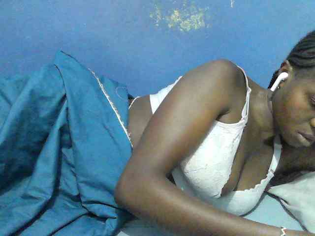 Mystiq-Ella webcam